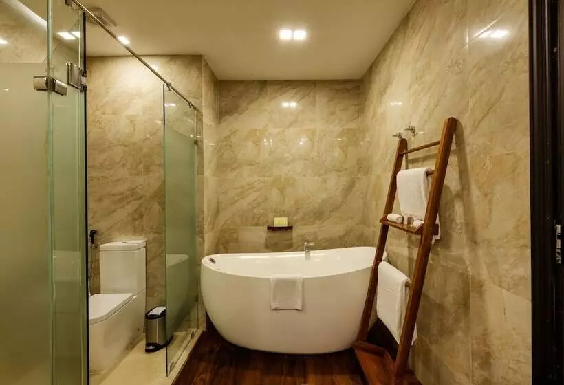 Szálloda The Fortress Resort & Spa