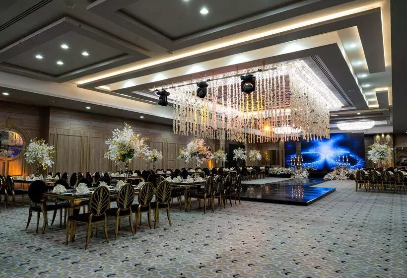 هتل Triumph Plaza