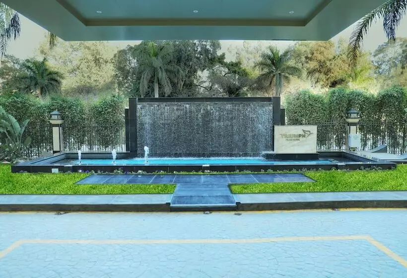 هتل Triumph Plaza