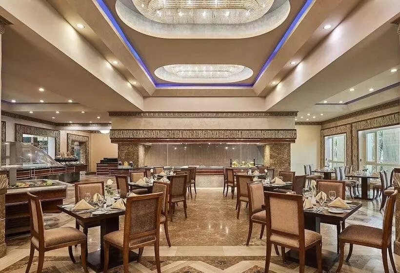 هتل Triumph Plaza