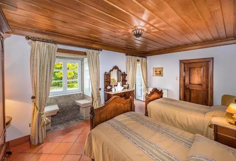 Paço De Calheiros   Turismo De Habitação