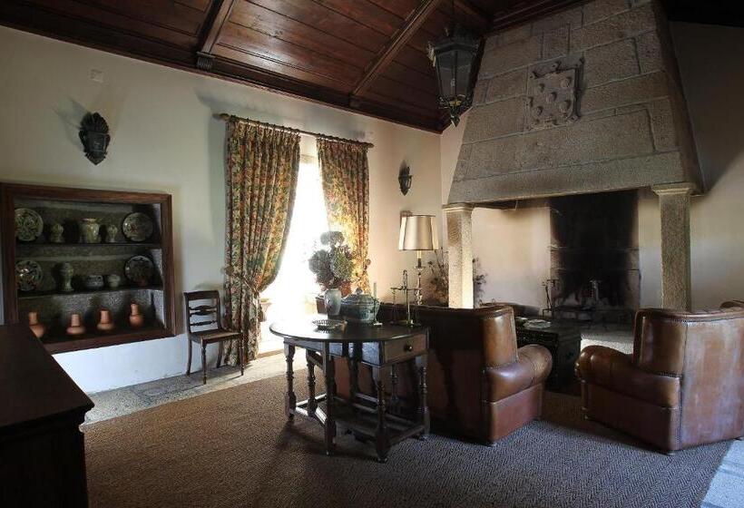 Paço De Calheiros Turismo De Habitação