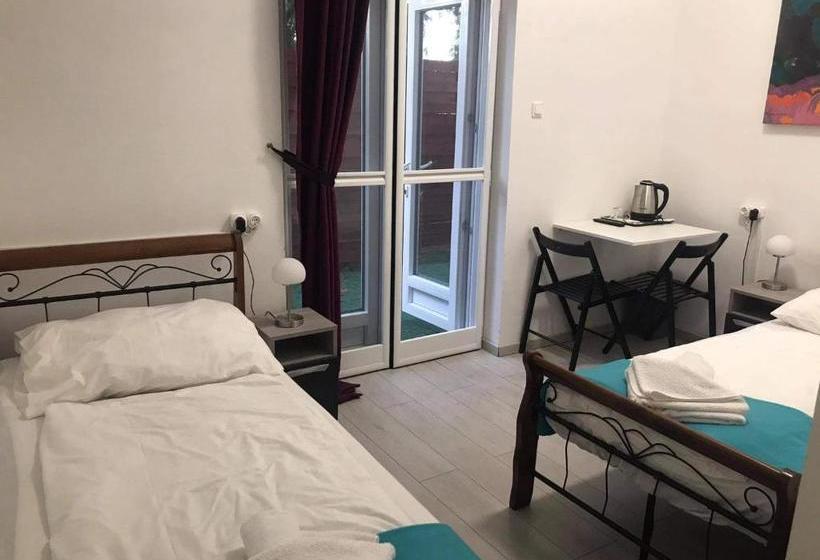 住宿加早餐  Y Panzió