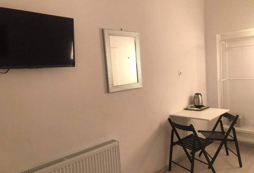 住宿加早餐  Y Panzió