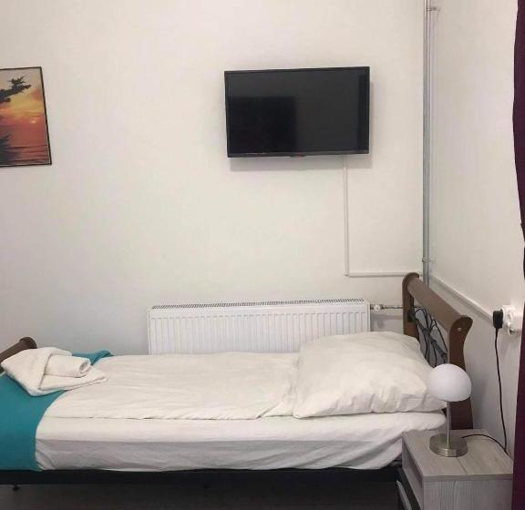 住宿加早餐  Y Panzió