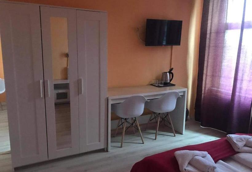 住宿加早餐  Y Panzió