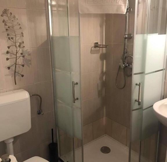 住宿加早餐  Y Panzió