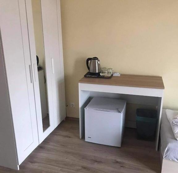 住宿加早餐  Y Panzió