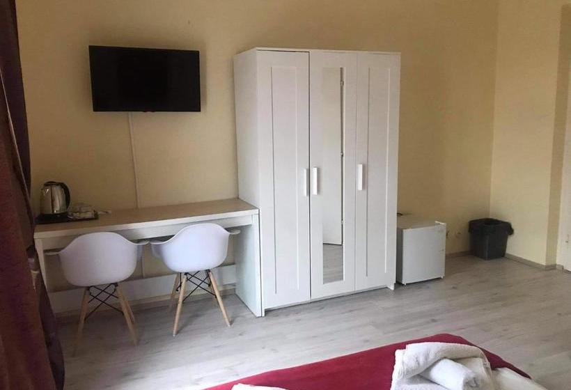 住宿加早餐  Y Panzió