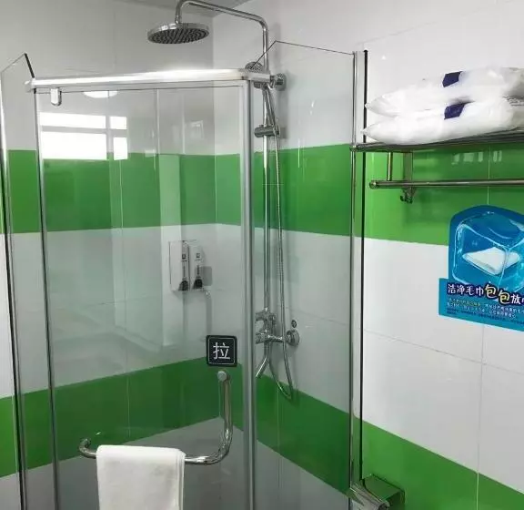 ホテル 7 Days Inn