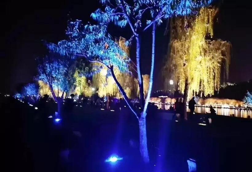 ホテル 7 Days Inn