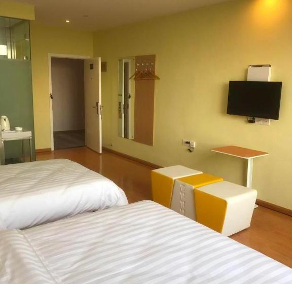 בית מלון כפרי 7 Days Inn