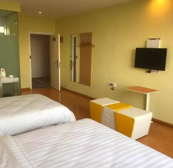 ホテル 7 Days Inn