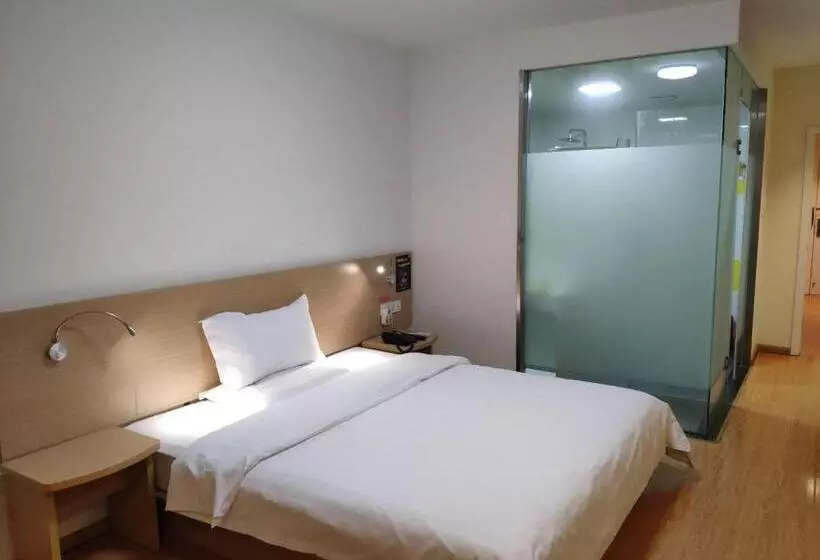 ホテル 7 Days Inn