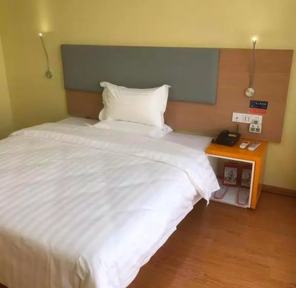 ホテル 7 Days Inn