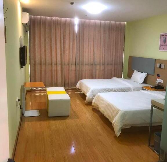 בית מלון כפרי 7 Days Inn