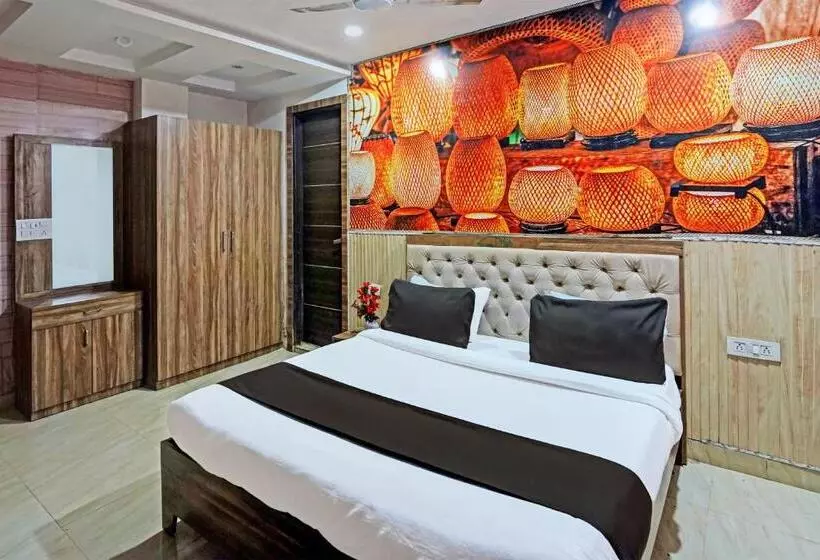 هتل Oyo 28302  Welcome Banquets And Room