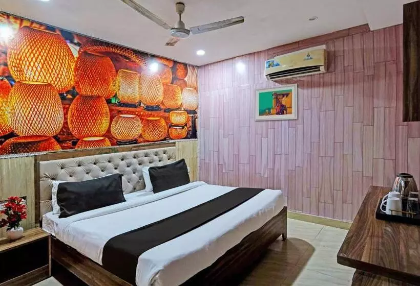 هتل Oyo 28302  Welcome Banquets And Room