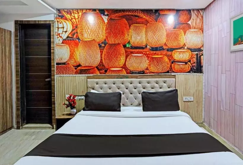 هتل Oyo 28302  Welcome Banquets And Room