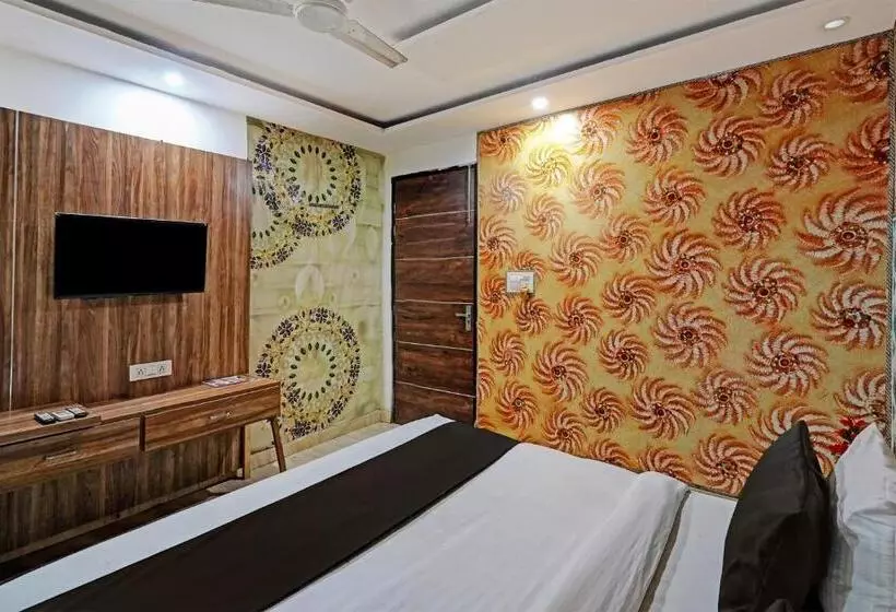 هتل Oyo 28302  Welcome Banquets And Room