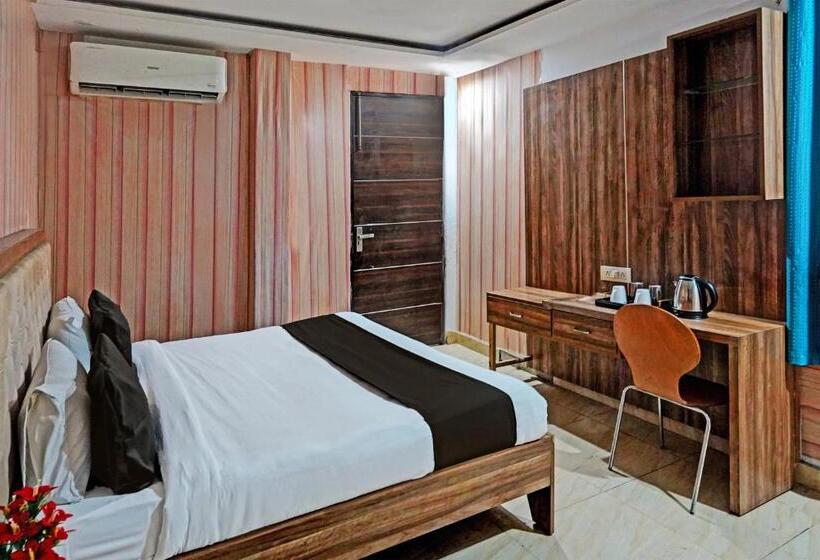 Otel Oyo 28302  Welcome Banquets And Room