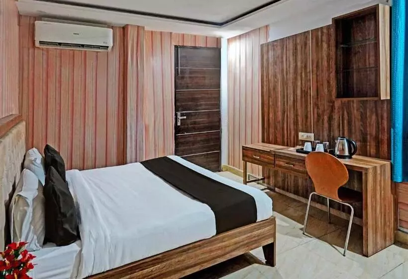 هتل Oyo 28302  Welcome Banquets And Room