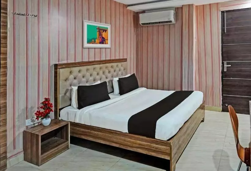 هتل Oyo 28302  Welcome Banquets And Room