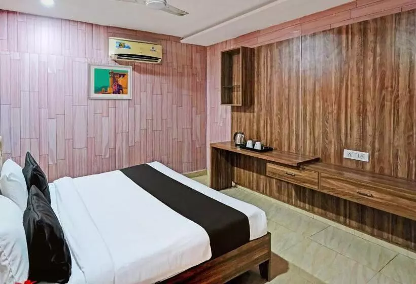 هتل Oyo 28302  Welcome Banquets And Room