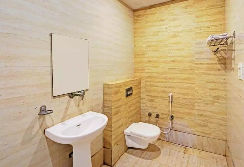 هتل Oyo 28302  Welcome Banquets And Room