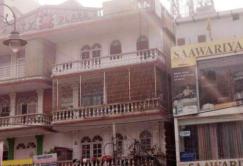 Hotell Oyo 73360 Surya Kiran Inn