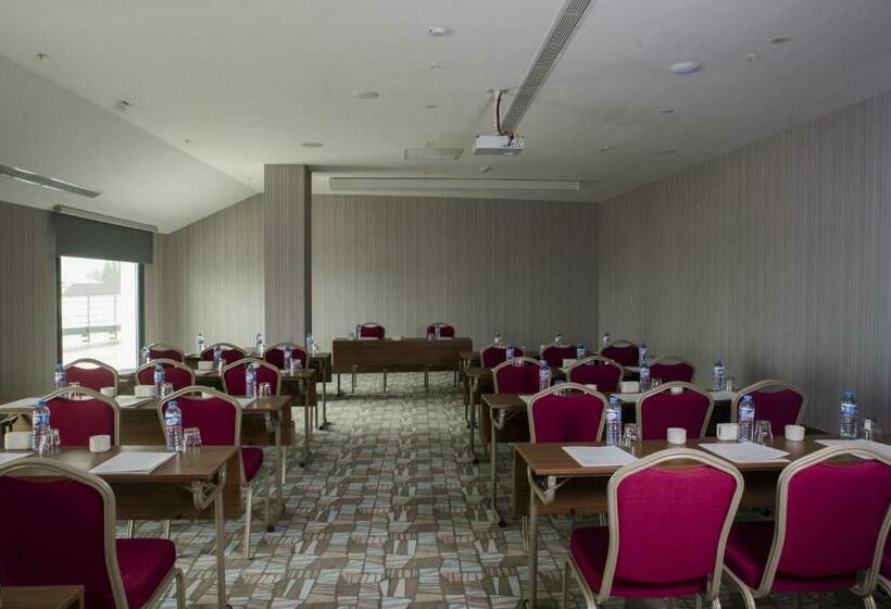 فندق Ramada By Wyndham Sakarya Hendek