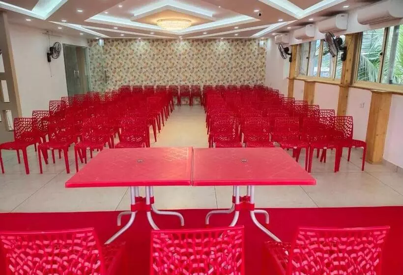 ホテル Treebo Sree Varshavilas Regency, 500 Mtrs From Guruvayoor Temple
