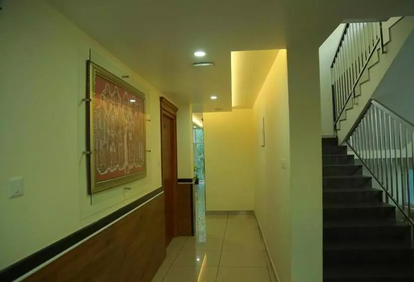 ホテル Treebo Sree Varshavilas Regency, 500 Mtrs From Guruvayoor Temple