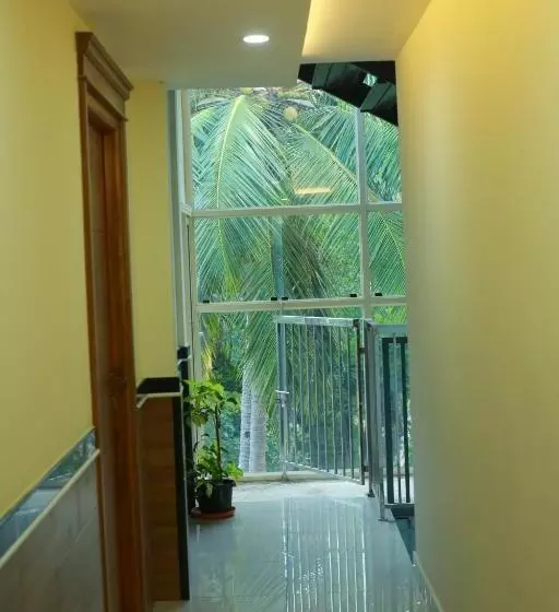 ホテル Treebo Sree Varshavilas Regency, 500 Mtrs From Guruvayoor Temple