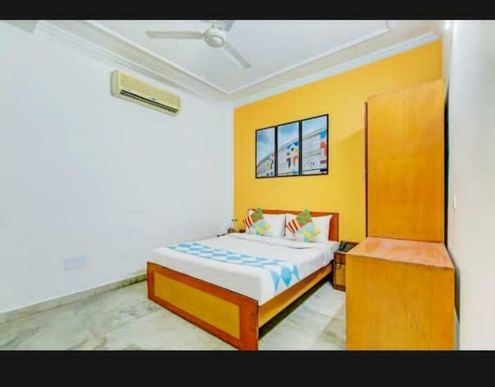 Pensió Oyo Home 66835 Pleasant Cosy Richa Palace