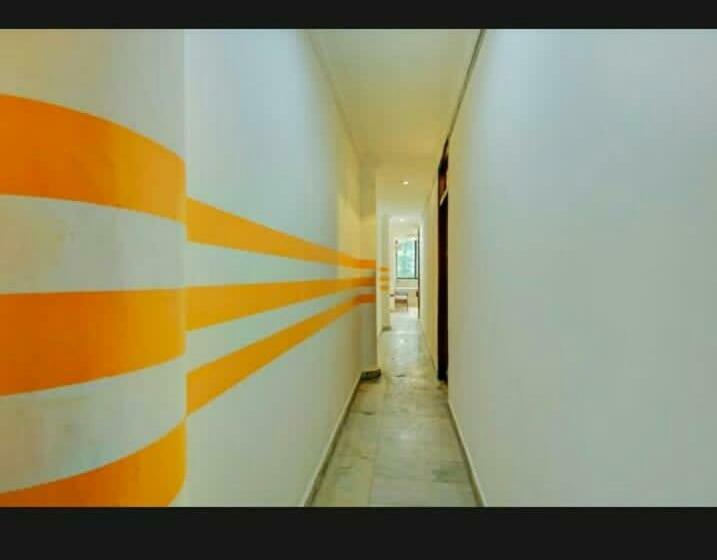 Pensió Oyo Home 66835 Pleasant Cosy Richa Palace