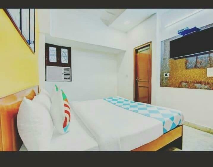 Pensió Oyo Home 66835 Pleasant Cosy Richa Palace