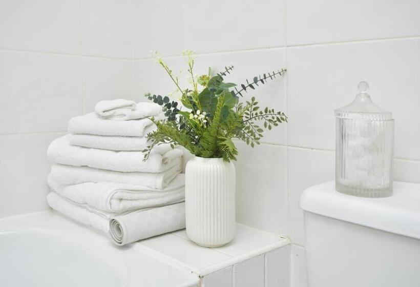 فندق صغير The Fountain Inn