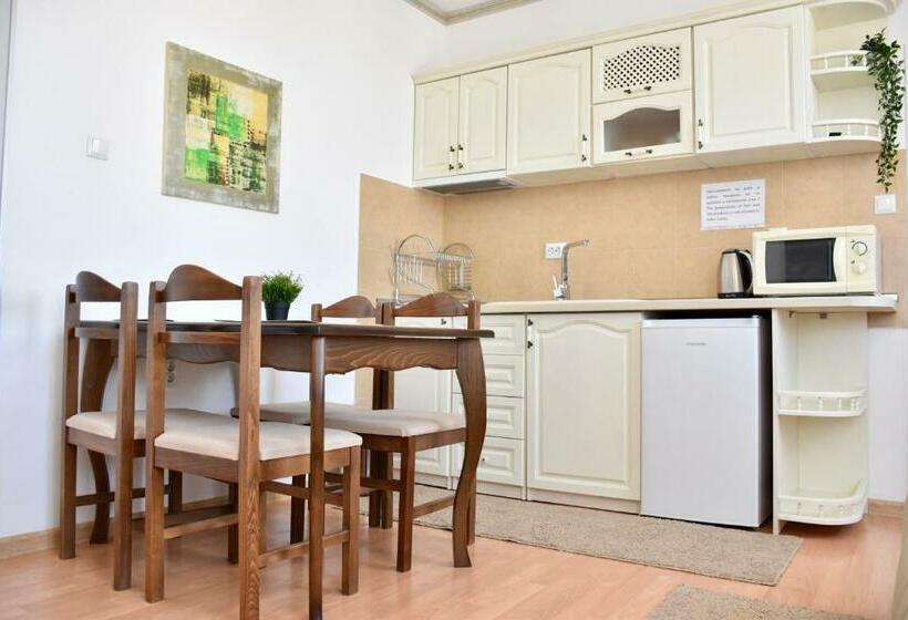 Family Hotel Apolonia