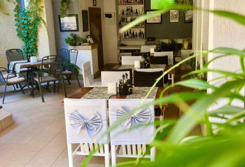 Family Hotel Apolonia