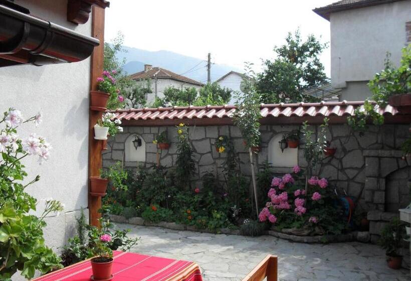 Family Hotel Nadejda