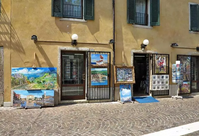 هتل Albergo Fiorita