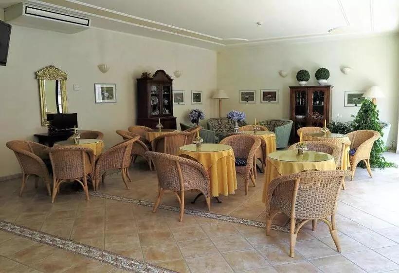 هتل Albergo Fiorita