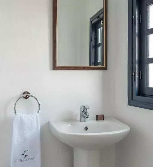 هتل Chelidonia Luxury Suites