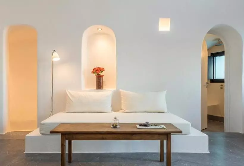 هتل Chelidonia Luxury Suites