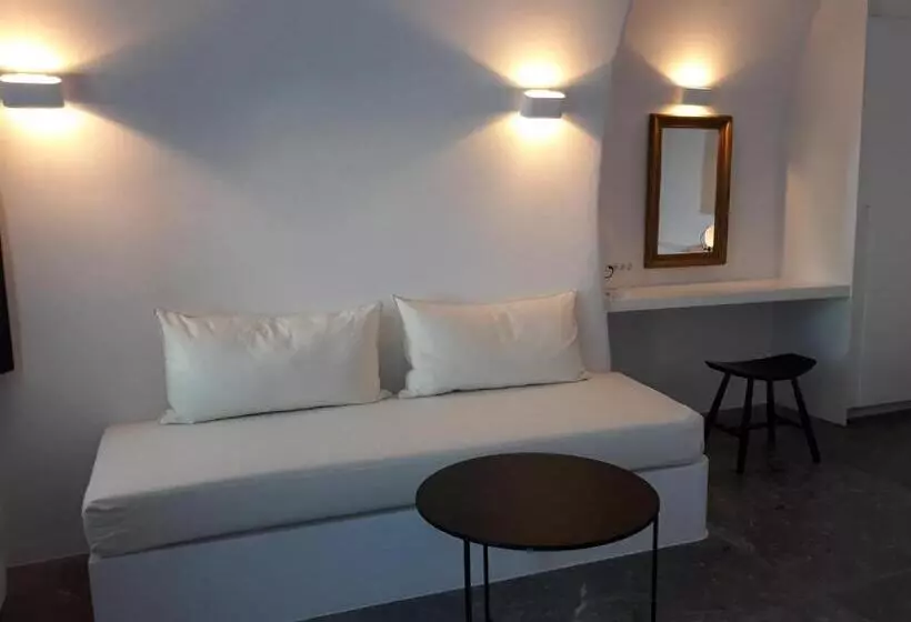 هتل Chelidonia Luxury Suites