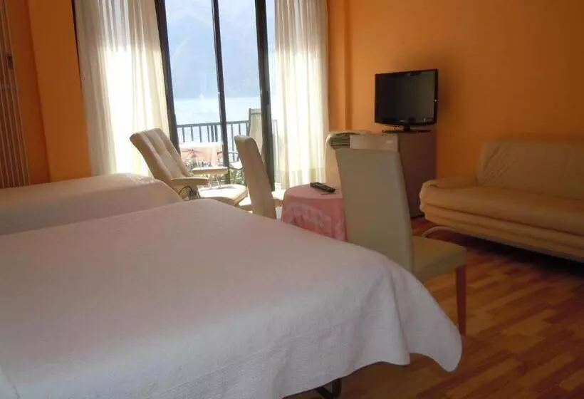 ホテル Swiss Lodge Nassa Garni