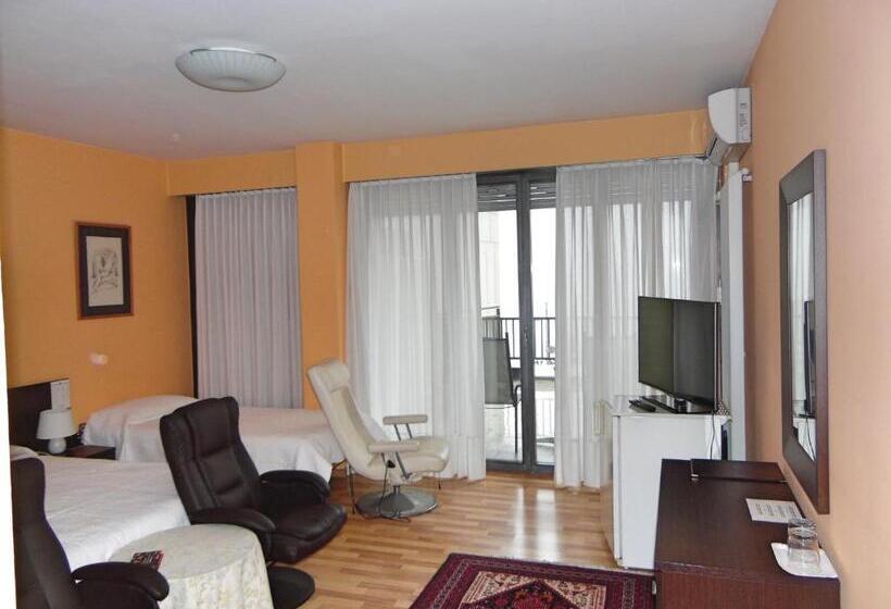 فندق Swiss Lodge Nassa Garni