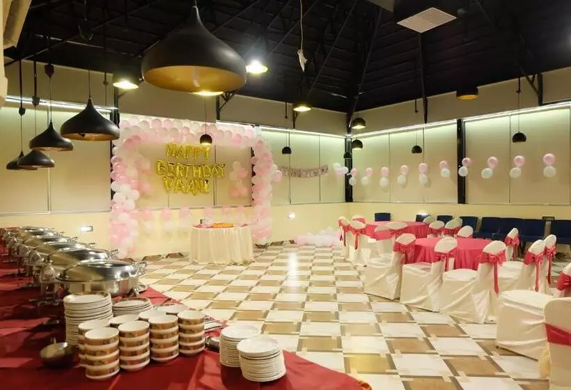 Hotelli The Imperial Kushinagar