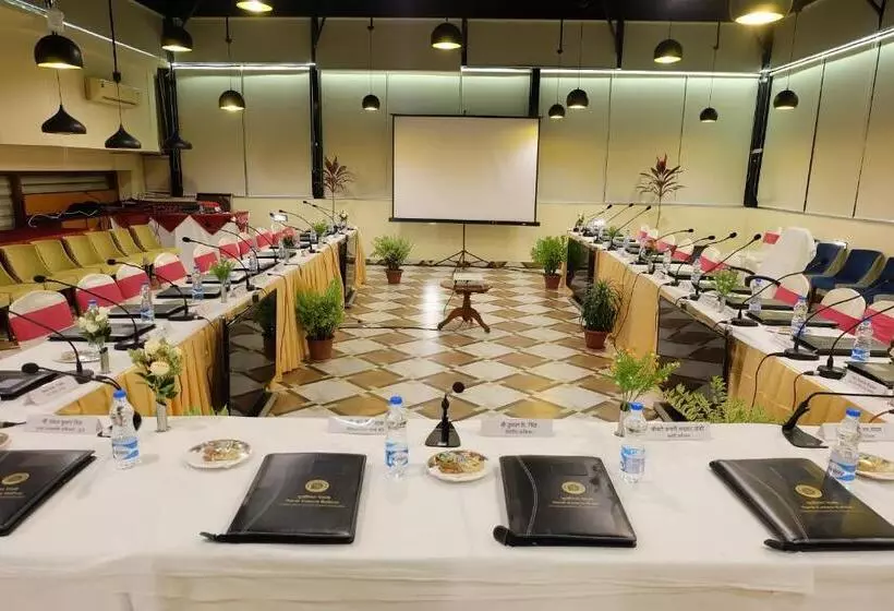 Hotelli The Imperial Kushinagar